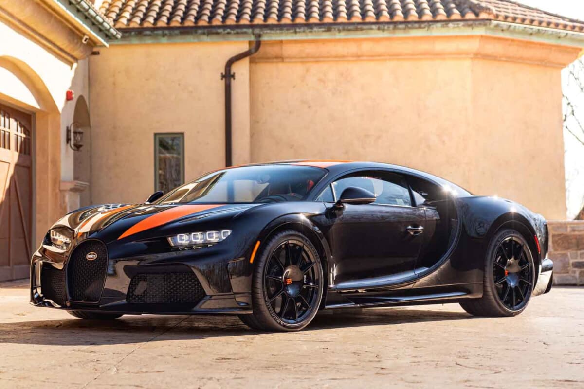 480km h突破記念車！ ブガッティ シロン スーパースポーツ300＋を発売。車両価格は4億円超 - Webモーターマガジン