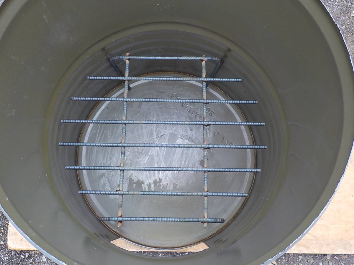 開口Ａ４カット ドラム缶シンプル焼却炉の作り方！蝶番なしの扉で十分