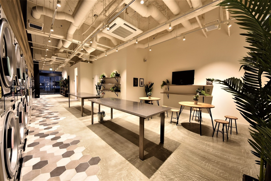 コインランドリーに集まり、カフェやカレーを楽しむ。全く新しいコミュニティ空間喫茶ランドリーHarumari TOKYO