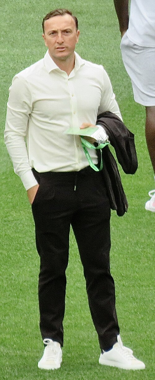 ノーベル賞のシーズンなので、サッカーに相当するものを提示しますノーブル賞 「国際的な休暇に違いない! 