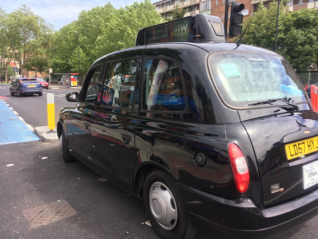 ロンドン・ヒースロー空港からロンドン中心部へ！ タクシー ブラック・キャブ の利用方法地球の歩き方