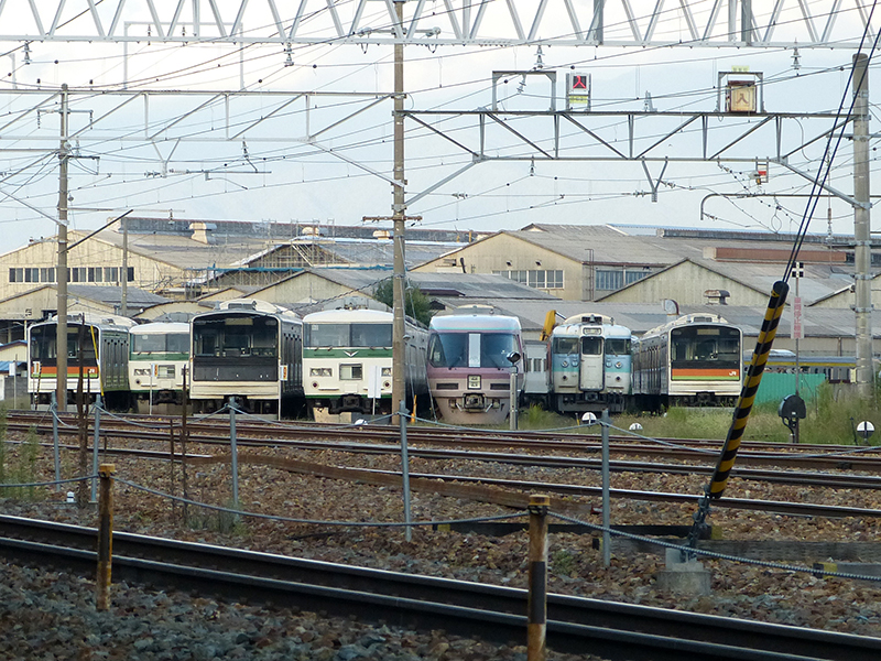 長野総合車両センター・本日 ８ １７ の廃車置場 : ＴＯＭＯＤＡＣＨＩＹＡ鉄道日記
