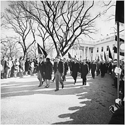 氷河期を生きたネアンデルタール人とクロマニョン人の実物頭骨を日本初公開 特別展『氷河期展 ～人類が見た4万年前の世界～』国立科学博物館で -ぴあエンタメ情報