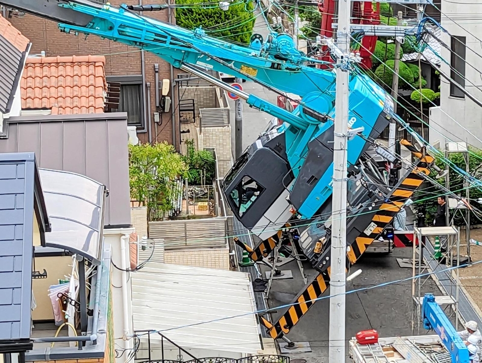 「クレーン車が転倒した」バイパス道路の工事中作業員２人けが広島 動画ニュース