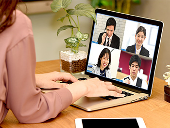 Web会議とリモート会議の違いとは？オンライン会議に必要なツールを徹底解説ITreview Labo