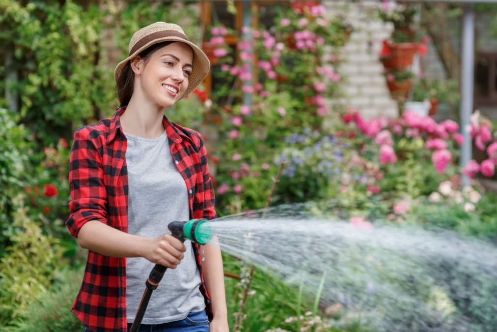 ホースのおすすめ20選！ 庭や洗車に使えるホースリールからノズルまでとなりのカインズさん