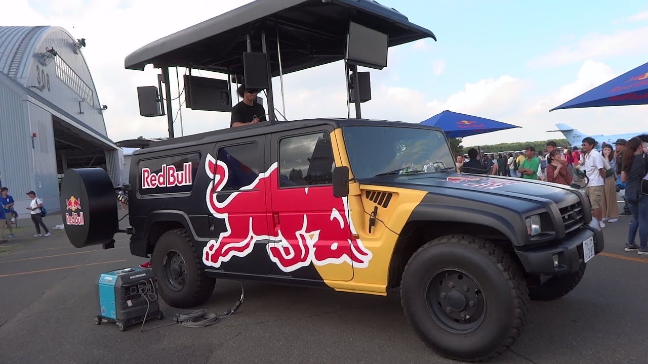 今日のOOH Red Bullの広告2025 4 7日刊OOHノート by 加藤誠也