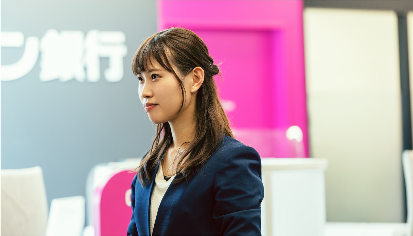 無料イラスト窓口で働く女性銀行員パブリックドメインQ：著作権フリー画像素材集