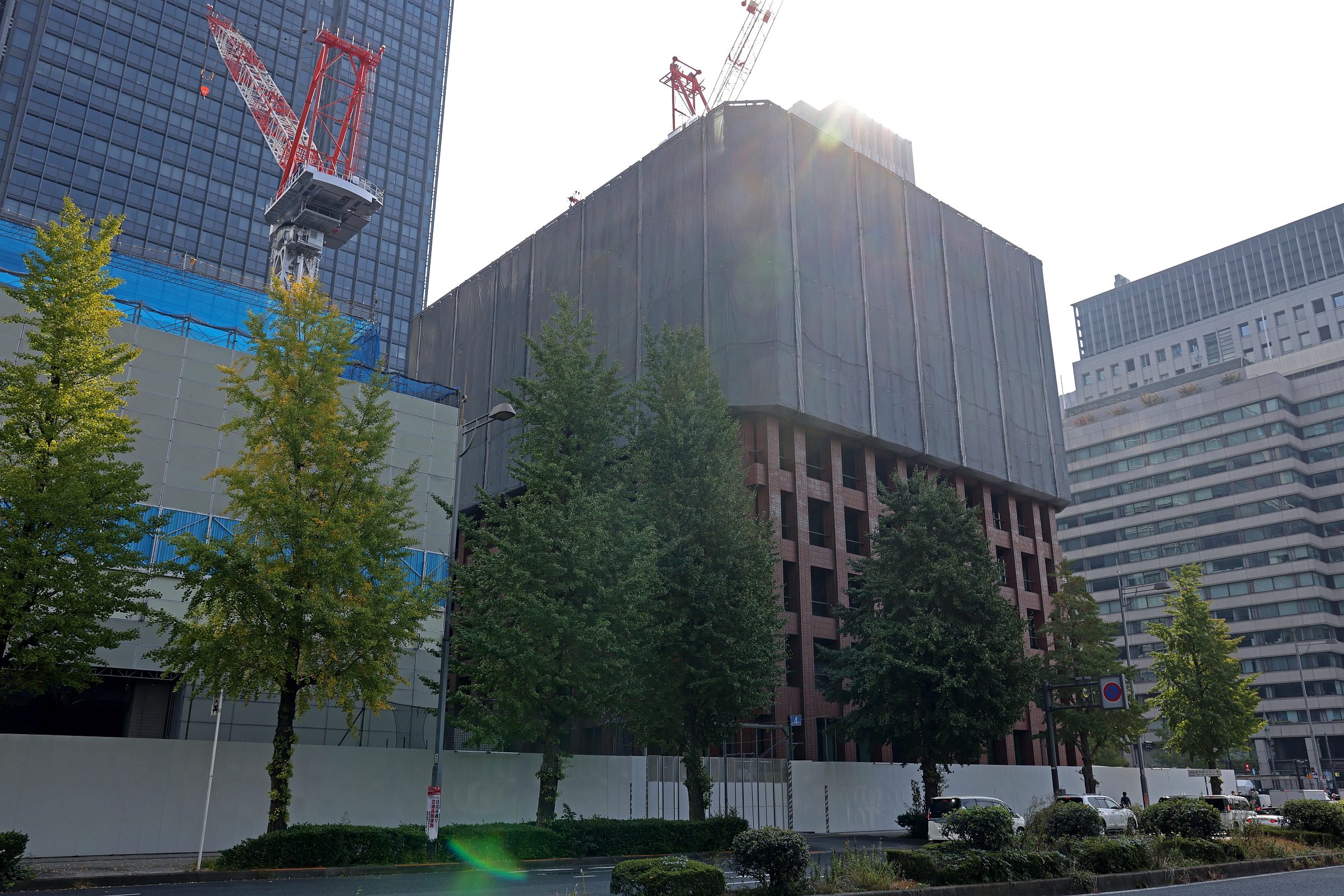 東京海上ホールディングス」などの新本店ビル 地上20階、高さ約107mの世界最大規模となる「木の本店ビル」 2025年3月に新築工事に着工！: 東京・大阪都心上空ヘリコプター遊覧飛行