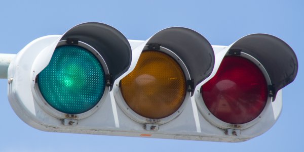 八木山エリア 「薄っぺらい 最新型の信号機」: 八木山放送局Ｎｅｔ