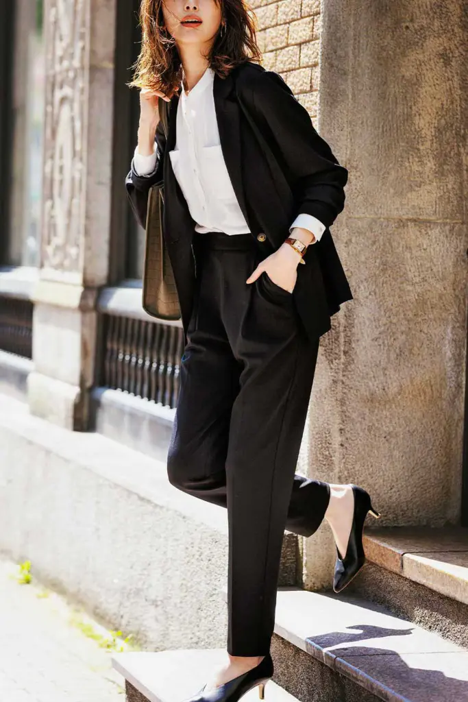 オフィスカジュアルコーデ30選！アイテム・季節別のポイントも解説 - メチャカリ