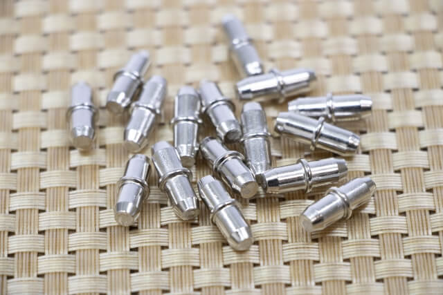 ガンプラにおすすめ ダイソーで買えるディスプレイスタンド