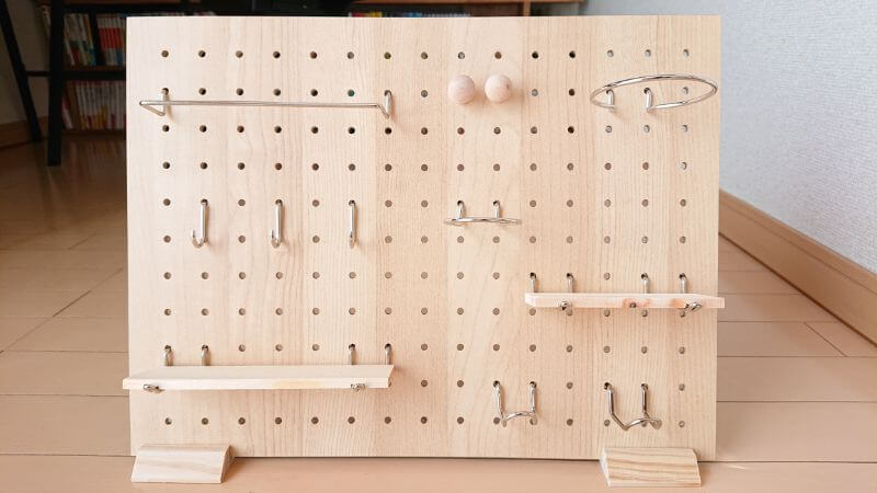 賃貸でも大丈夫！有孔ボード＋フックで見せるアイデア収納術キナリノ