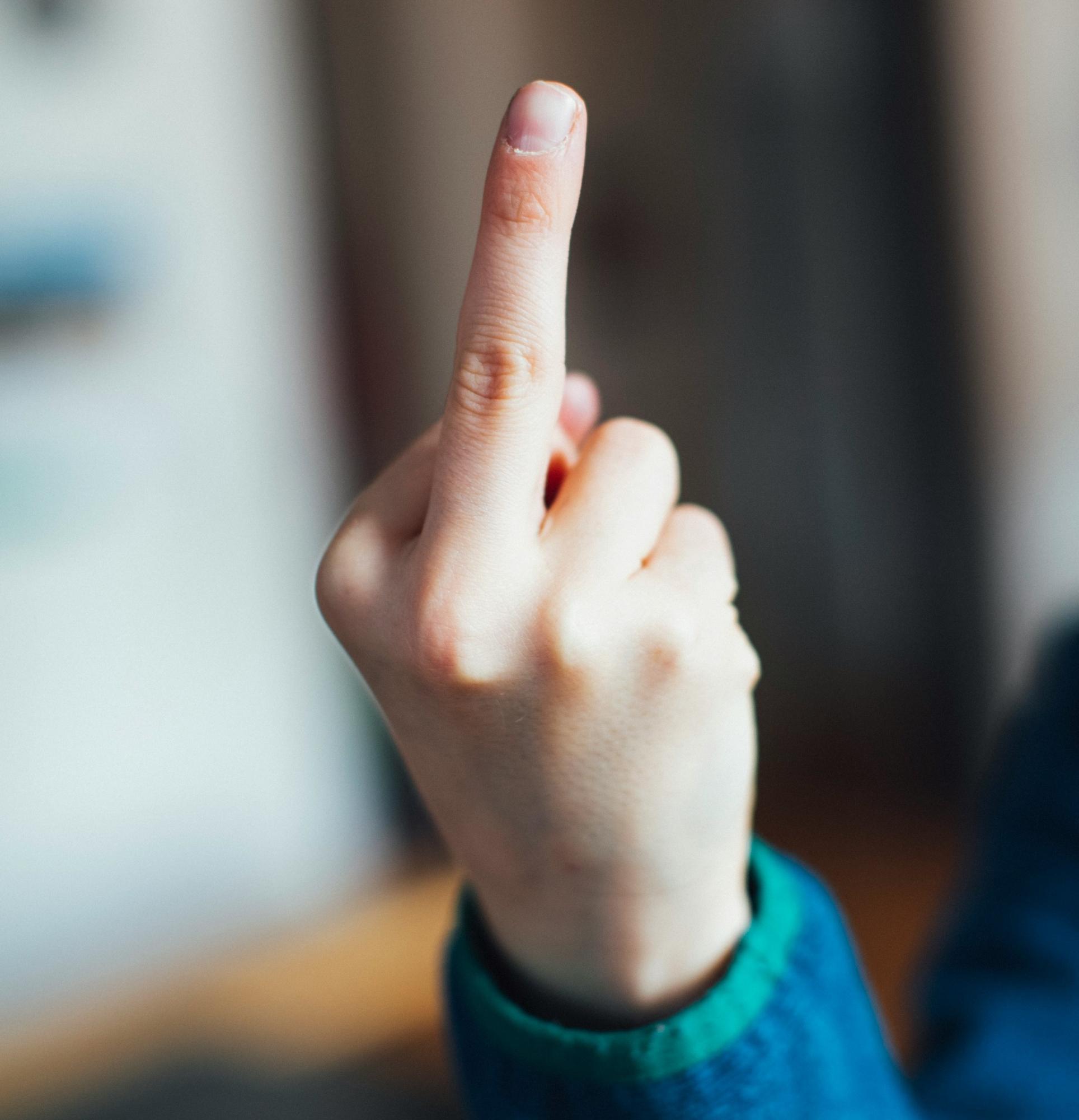 🤞←人差し指と中指をクロスしたハンドサインの意味とは!?b わたしの英会話 - 女性のためのマンツーマン英会話