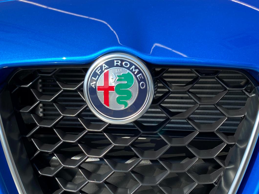 海外自動車メーカーのエンブレムの由来を解説します 目指せ雑学王！CARPRIME カープライム