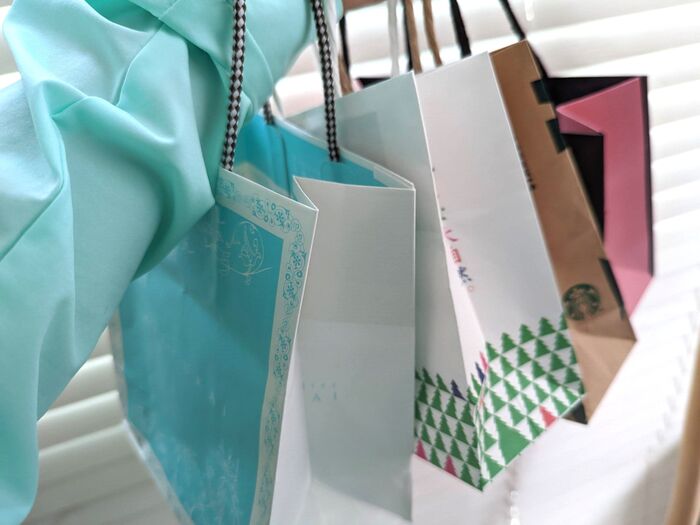 たまりにたまった『紙袋』 思わぬ活用法に「やってよかった」 – grapeグレイプ