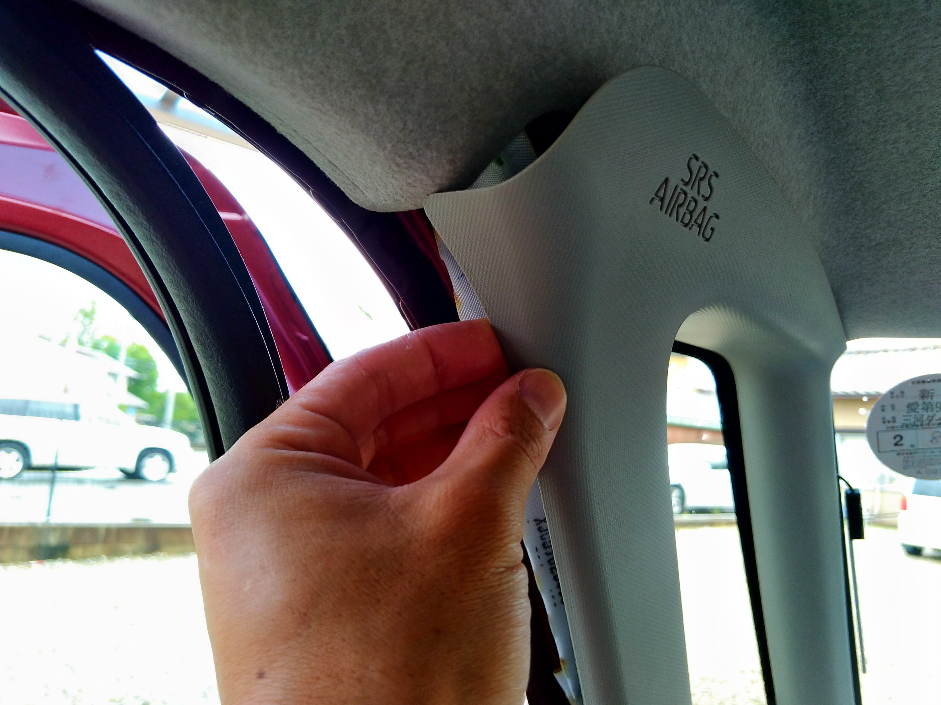 新型タントカスタム LA650S後期 のドアパネル外し