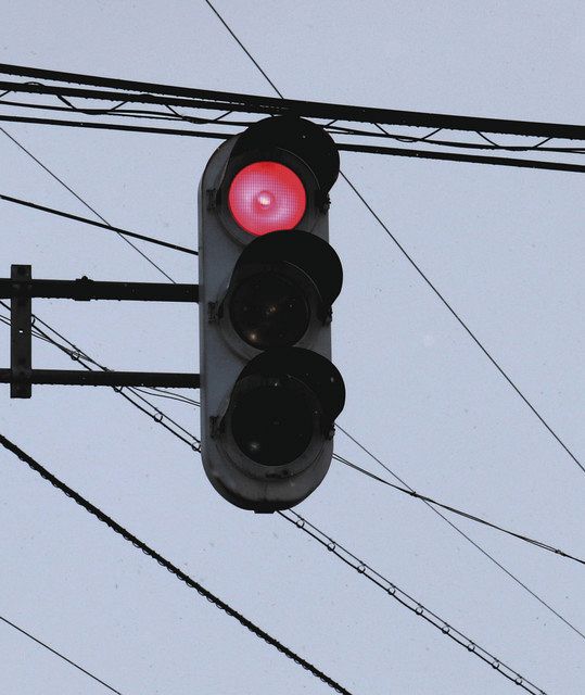 コストが安く長寿命! LED式信号機のメリットとデメリットとは？ - 自動車情報誌「ベストカー」