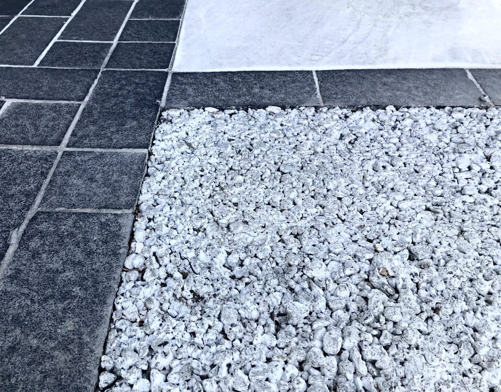 庭をコンクリートにしたら後悔する？後悔しないために事前確認すべし