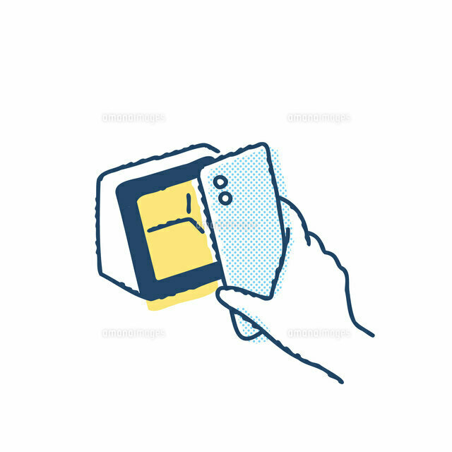 QRコード決済 キャッシュレス決済をする女性のイラスト無料のフリー素材 イラストエイト