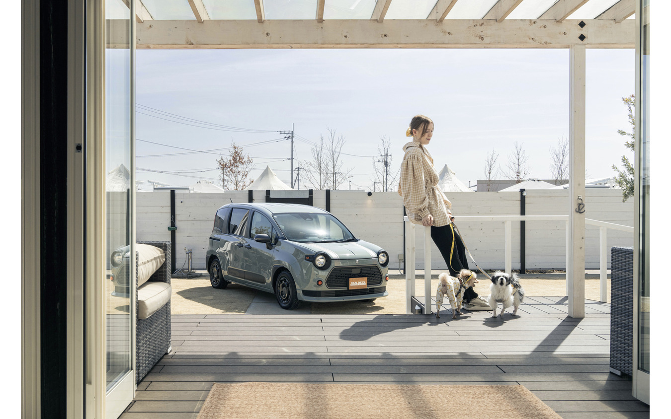 レトロ顔が超カッコイイ！ DAMDの「“ミニ顔”シエンタ!?」初公開！旧車デザインの「コンパクトミニバン」 「STUART」登場へ くるまのニュース自動車情報・ニュース - carview