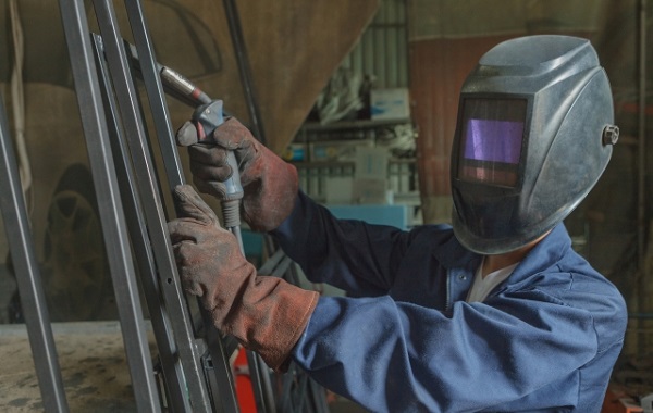 ガス溶接技能講習・アーク溶接特別教育溶接・溶断作業に必要な資格コベルコ教習所