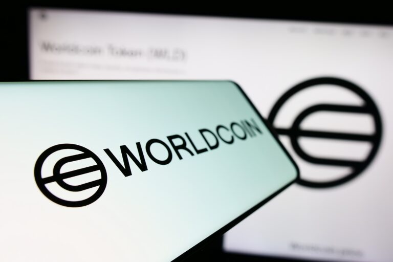 Worldcoin Coin デザインアセット - SVG、PNG、BLEND、GIFで無料ダウンロードIconScout