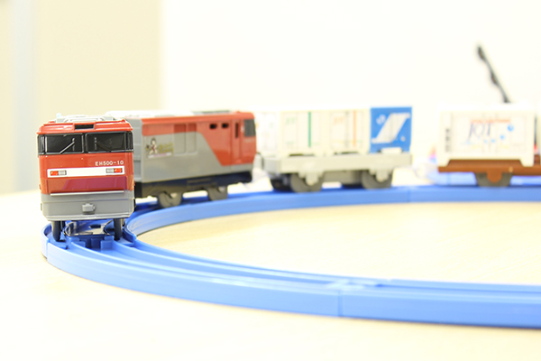 楽天市場 プラレール いっぱいつなごう 金太郎&貨車セット : TSJショップ