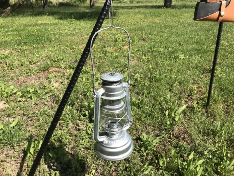 DIY パイルドライバー？タープポールをランタンスタンドにする方法 簡単夫婦でキャンプ△焚き火