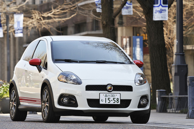 アバルトとは？フィアットとの歴史・関係と現行車種を一覧でご紹介！MOBYモビー