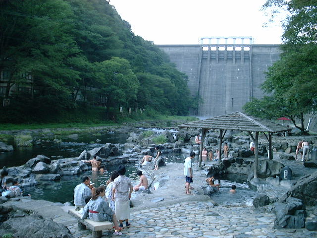 讃岐麺処山岡 | 山岡は岡山県にある混浴露天風呂・湯原温泉に来ております‼️ 下半身が既にモッコリバカ一代‼️