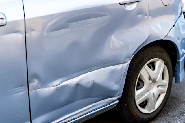 車の傷の修理費用はいくら？パーツ別の相場や自分で修理する方法も解説カーコンビニ倶楽部