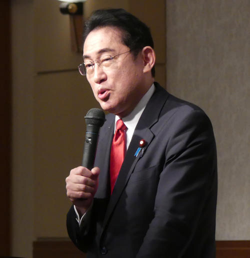 首相ウクライナ訪問 土産の必勝しゃもじ、野党から批判 政界の断面カナロコ by 神奈川新聞