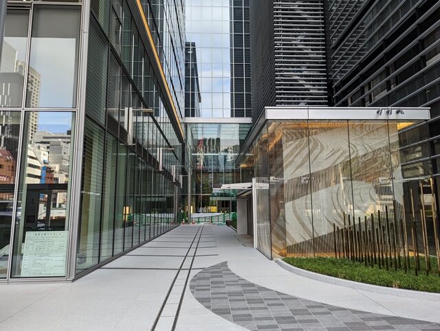 8月末竣工予定の、45階240m「東京ミッドタウン八重洲」の様子 2022年8月上旬撮影 - 再開発調査兵団