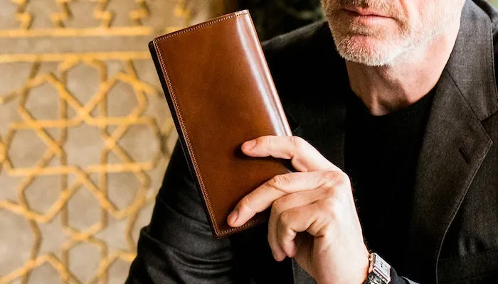 三つ折り財布のおすすめを厳選！ 4つのタイプ別に見る25ブランドの逸品たち - 価格.comマガジン