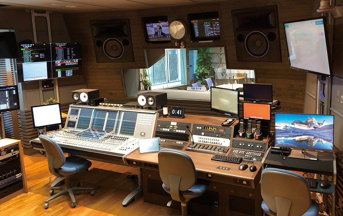 放送音響科1年「テレビ音声実習」 初めてのスタジオ授業！🚩 スタジオや機材・設備の説明の他に、スタジオ番組における音声スタッフの役割について学びました🎶東放学園専門学校東放学園専門学校専門学生エンタメ放送音響科テレビ音声テレビスタジオ