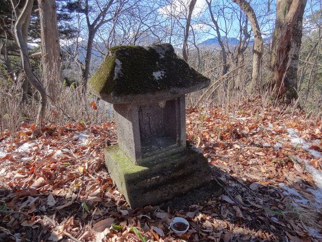 稲荷 外宮用 人工石台座 4段 大 No.253 神棚 神具 お宮 祠 業者価格 : 注文の多い仏具屋さん - 通販 - Yahoo!ショッピング