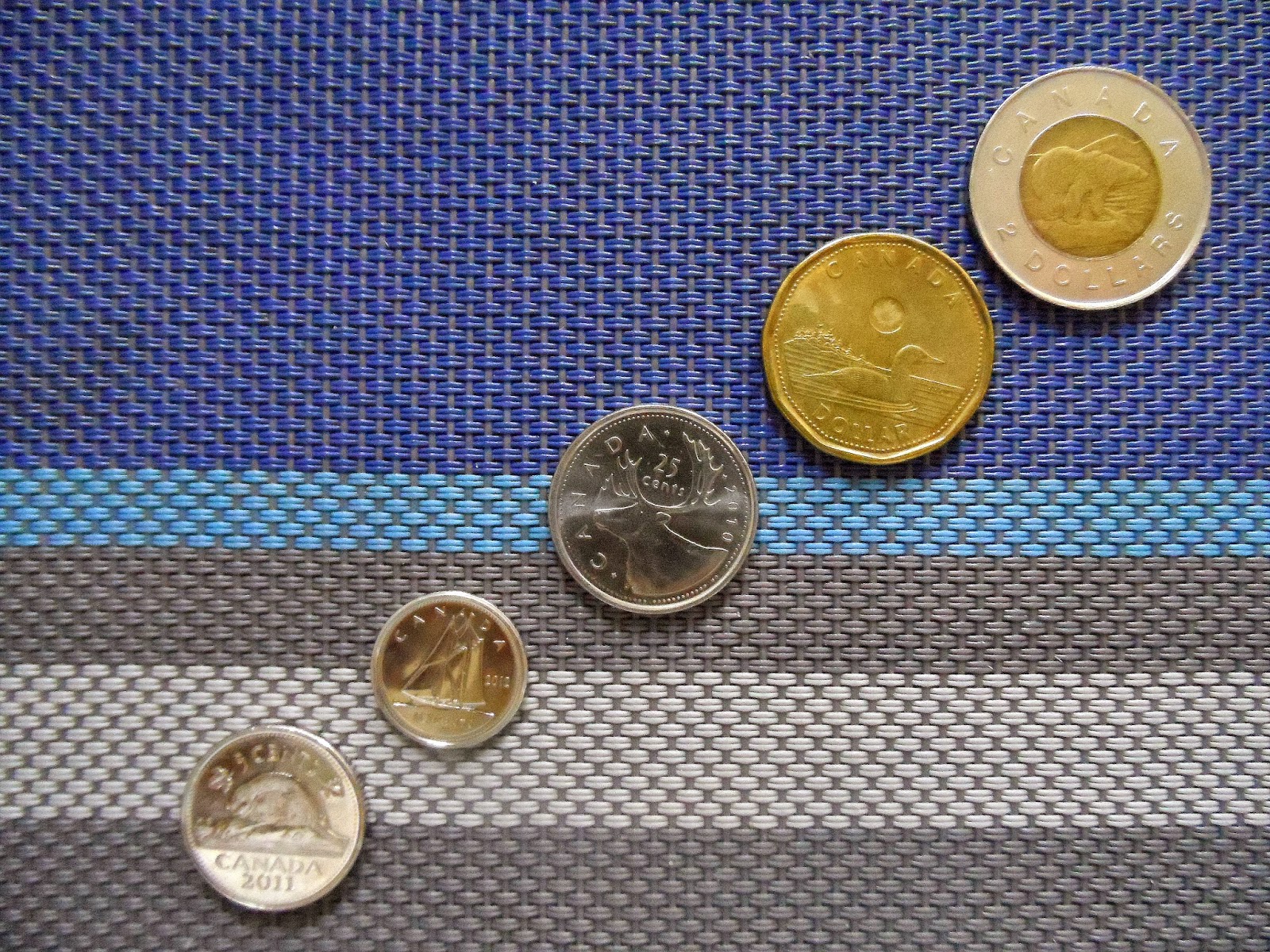 カナダドル旧紙幣 旧札 外国紙幣 海外紙幣 外貨 エリザベス女王 レアの通販 by arroba@casa's shopラクマ