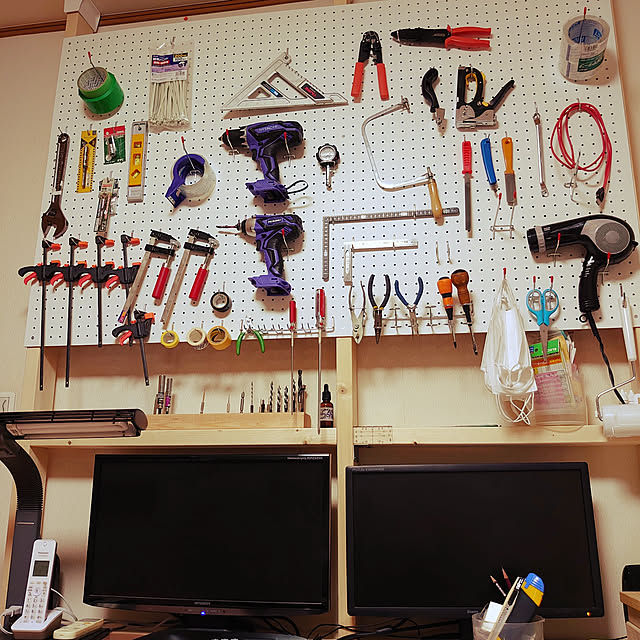 壁面収納に◎パンチング 有孔 ボードの取り付け方と飾り方を詳しくご紹介！ - DIYレシピ情報サイトtsukuroもっと by mottostudio