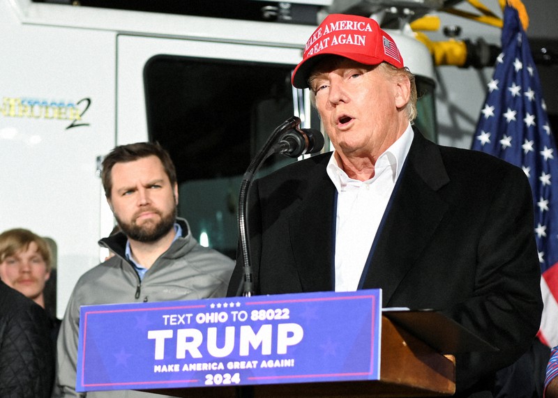 米オハイオ州で貨物列車が脱線・炎上 危険物質を積載 写真11枚 ファッション ニュースならMODE PRESS powered by AFPBBNews