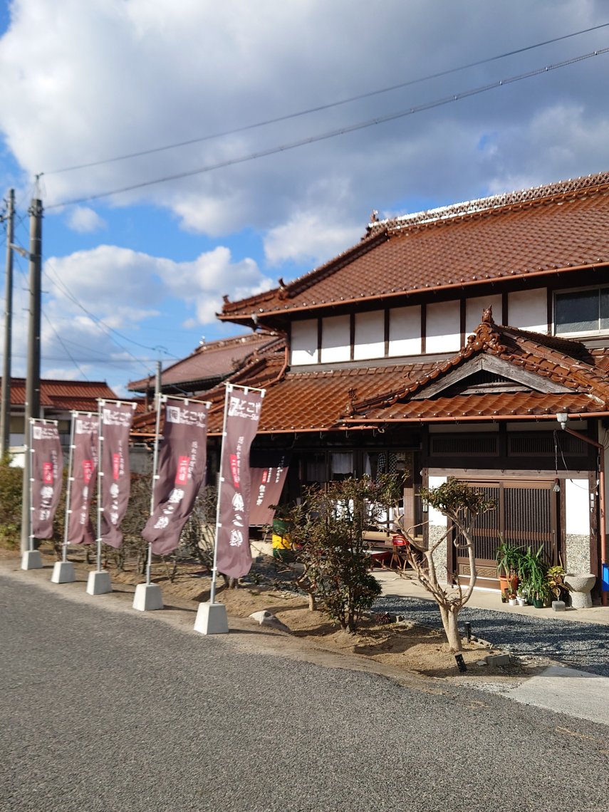 襟足は育成途中だけど馴染ませてカールは大きめだけどしっかりめにかけた波巻きです！！, 元々癖毛でしたが癖毛も修正しつつバッチリ決まりました！,  元々ボリュームが出やすいタイプでもボリュームダウンさせながらバッチリ決めます！,