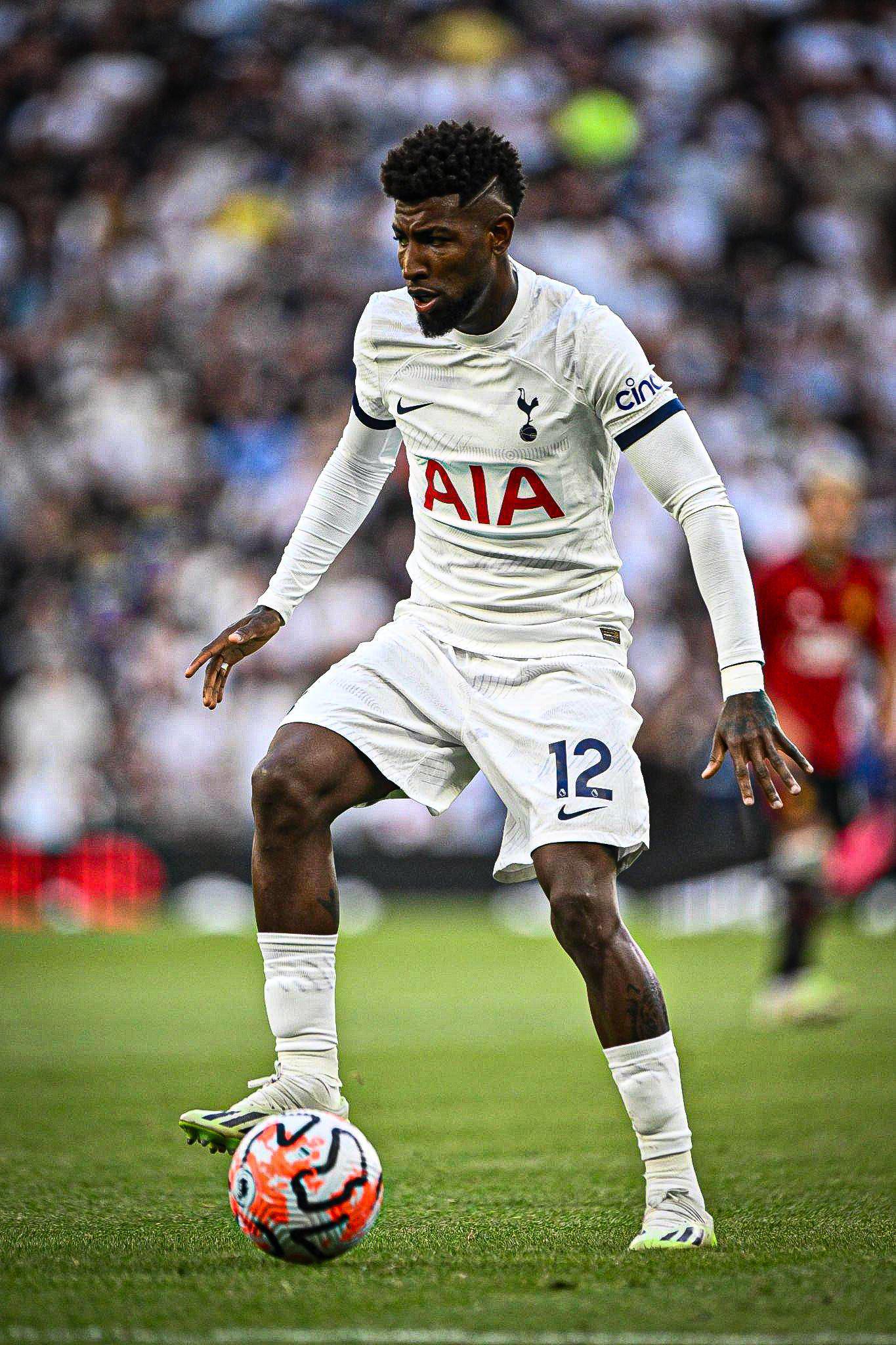 今季バルセロナ復帰のエメルソン・ロイヤル、わずか3試合の出場でトッテナム移籍へGoal.com 日本