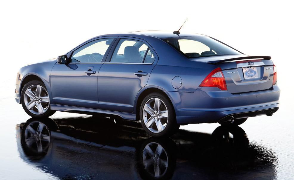 フォード・フュージョンアメリカ- Wikipedia