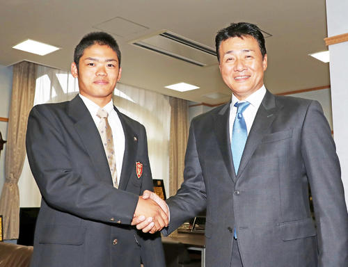 根尾昂にトーチュウが狂喜乱舞し、金本監督辞任にデイリーは激怒した。 2 4- ドラフト会議プロ野球 - Number Web - ナンバ