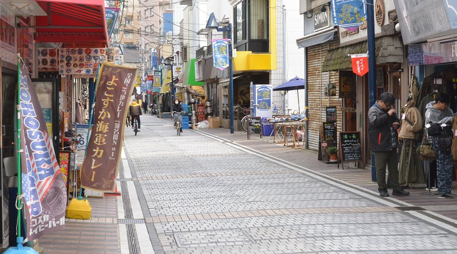 どぶ板通り – 横須賀の観光ガイド360@旅行ナビ