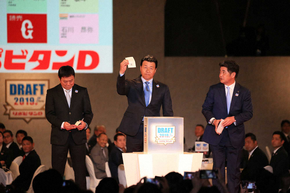 大阪桐蔭・西谷監督は根尾昂をどう評価していた？「時間のかかる選手」と語った真意 他球団では“高卒ショートの長期育成”が進むが2 3- プロ野球- Number Web - ナンバ