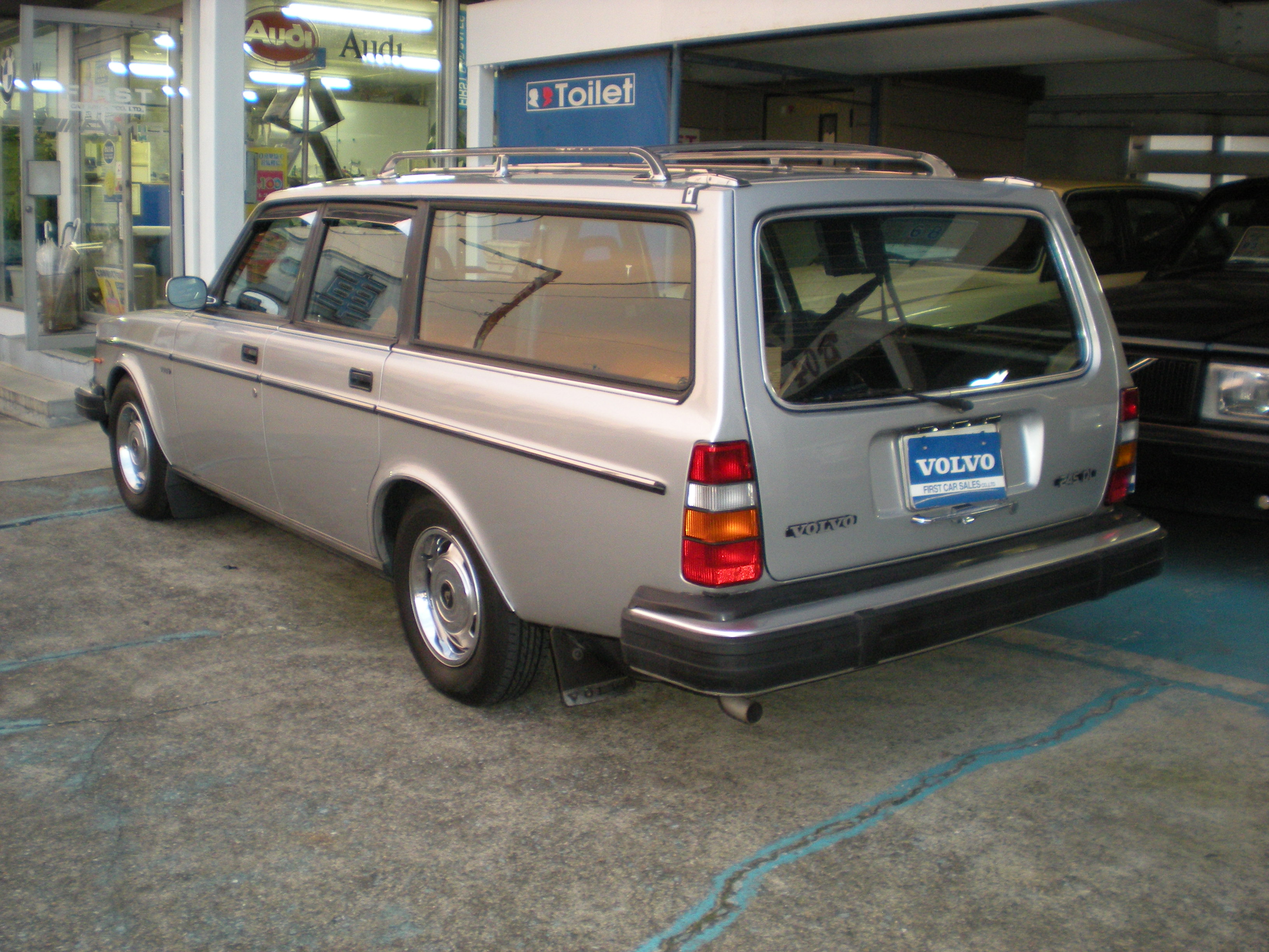 クルマ専門店ガイド 関東屈指のボルボ240専門店「ファーストカーセールス」千葉県野田市Dig-itディグ・イット