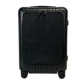 Snow Man岩本照が選ぶ「リモワ」——強さと美しさを兼ね備えるアイコン