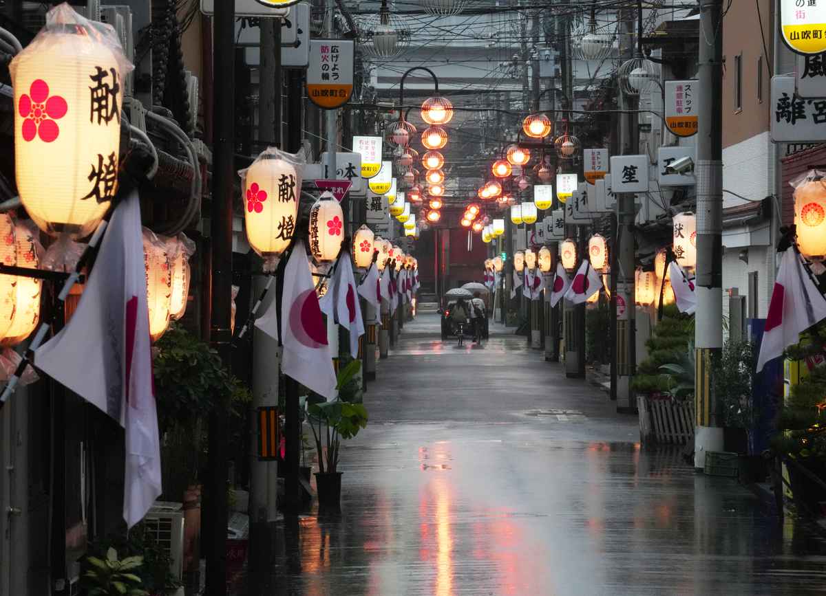 VRで大正ロマン後世に 大阪・飛田新地「鯛よし百番」改修へ | 毎日新聞