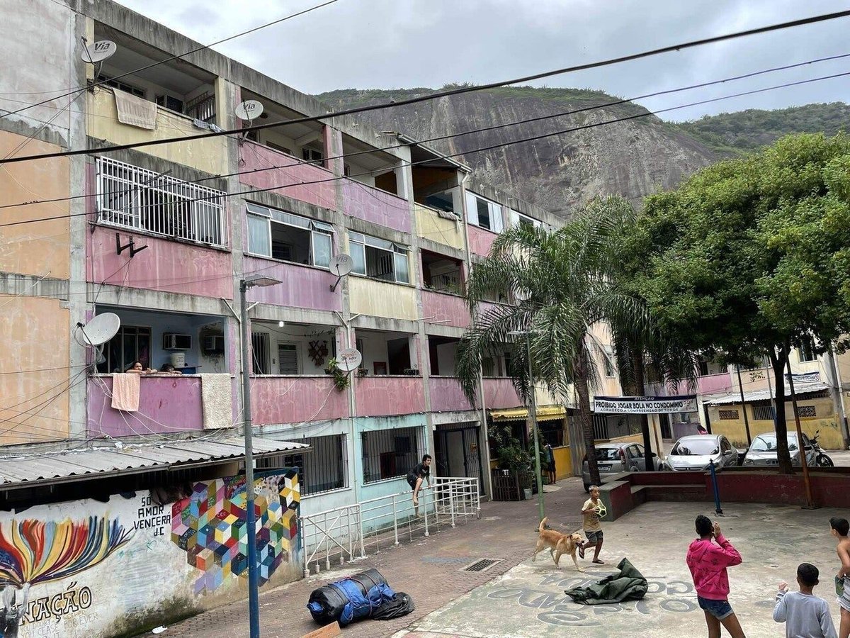 ブラジル、リオにある貧民街「ファベーラ」、Rocinha地区の街並み 1 の写真素材68377811- PIXTA